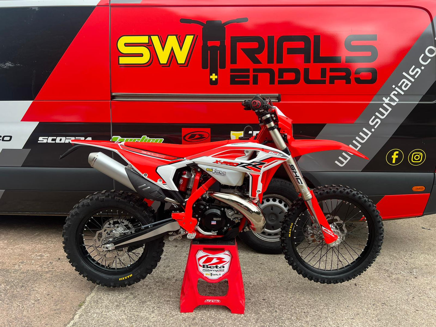 2025 Beta RR X-PRO 2T 250cc/300cc Enduro Bike