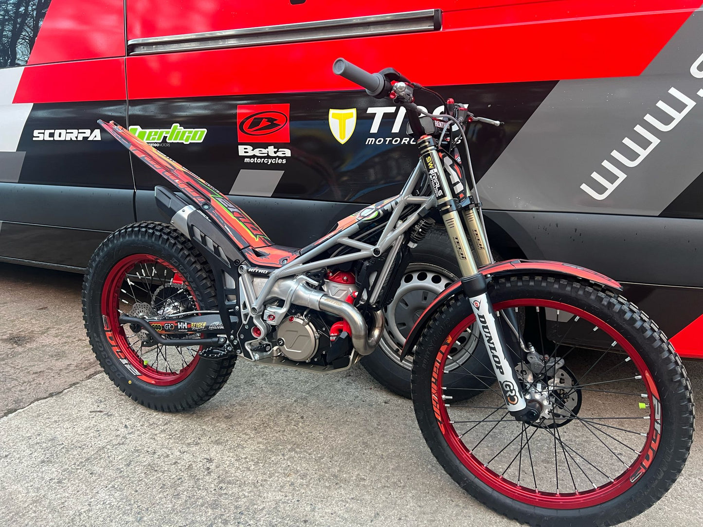 2025 Vertigo Nitro DL12 Dougie Lampkin Replica 125cc/225cc/250cc/300cc Trials Bike