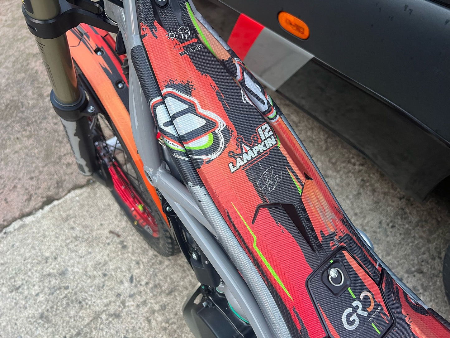 2025 Vertigo Nitro DL12 Dougie Lampkin Replica 125cc/225cc/250cc/300cc Trials Bike