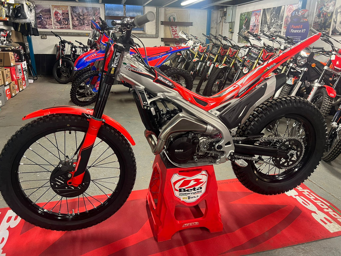 2026 Beta SINCRO 2T 250cc/300cc Trials Bike