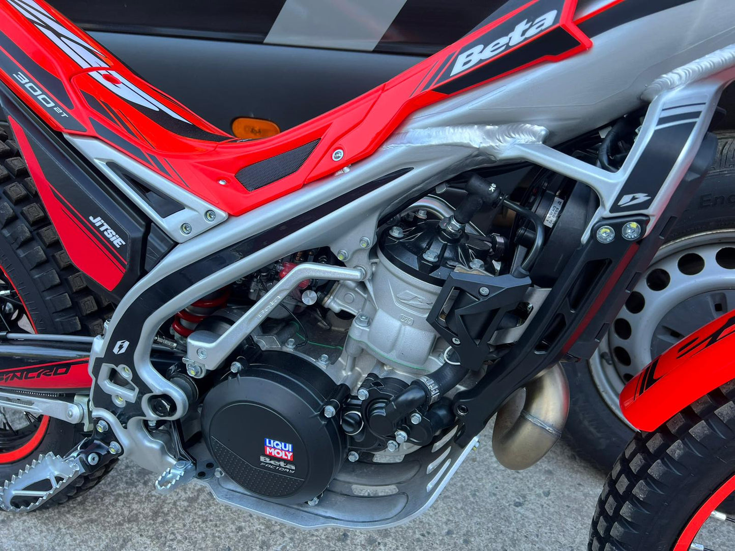 2026 Beta SINCRO 2T 300cc Trials Bike