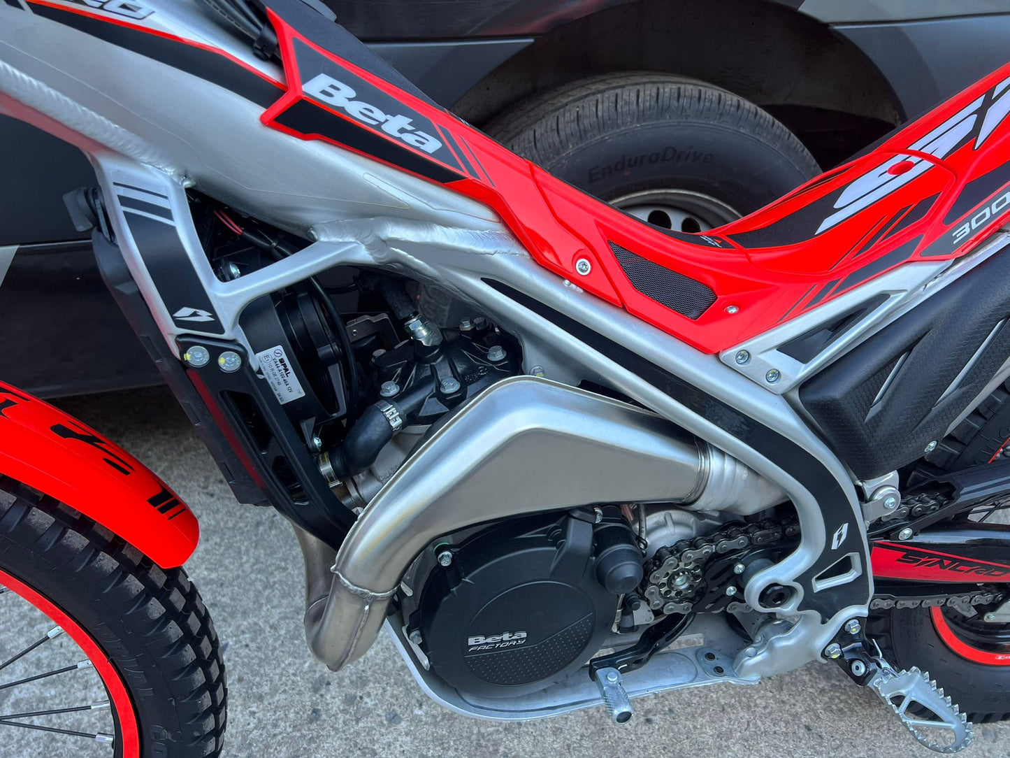 2026 Beta SINCRO 2T 300cc Trials Bike