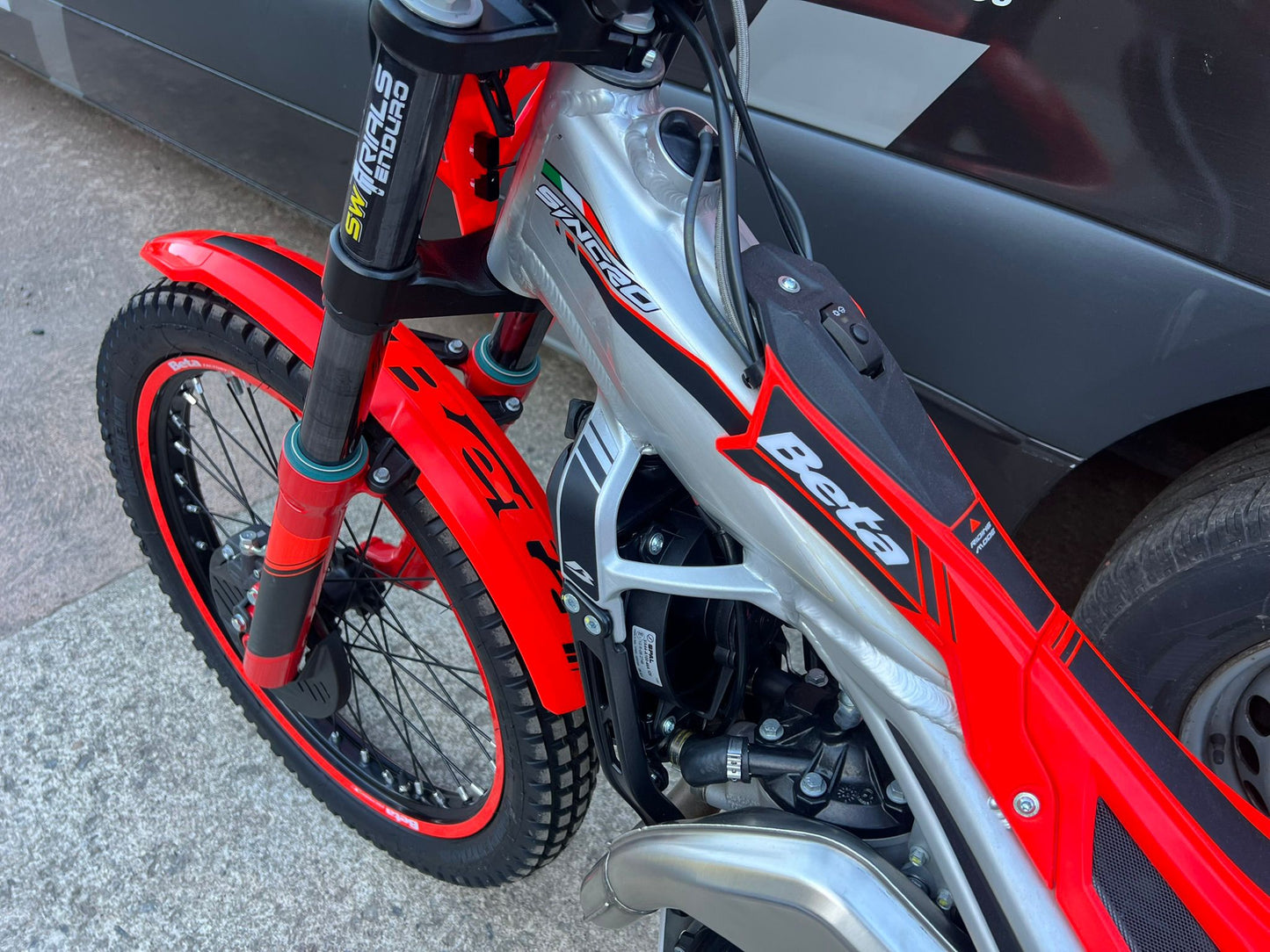 2026 Beta SINCRO 2T 300cc Trials Bike