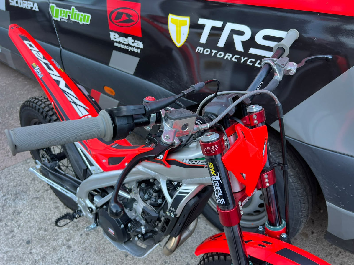 2026 Beta SINCRO 2T 300cc Trials Bike