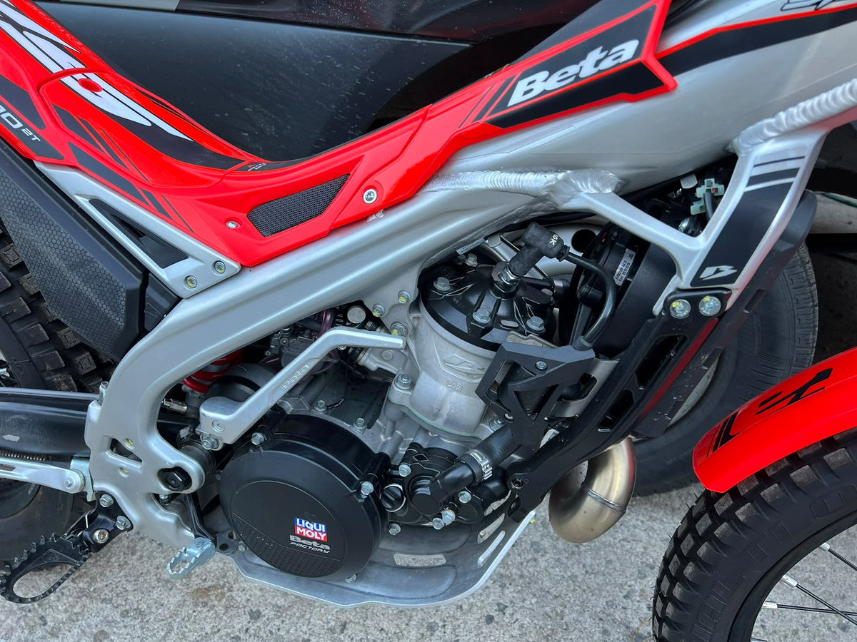 2026 Beta SINCRO 2T 300cc Trials Bike