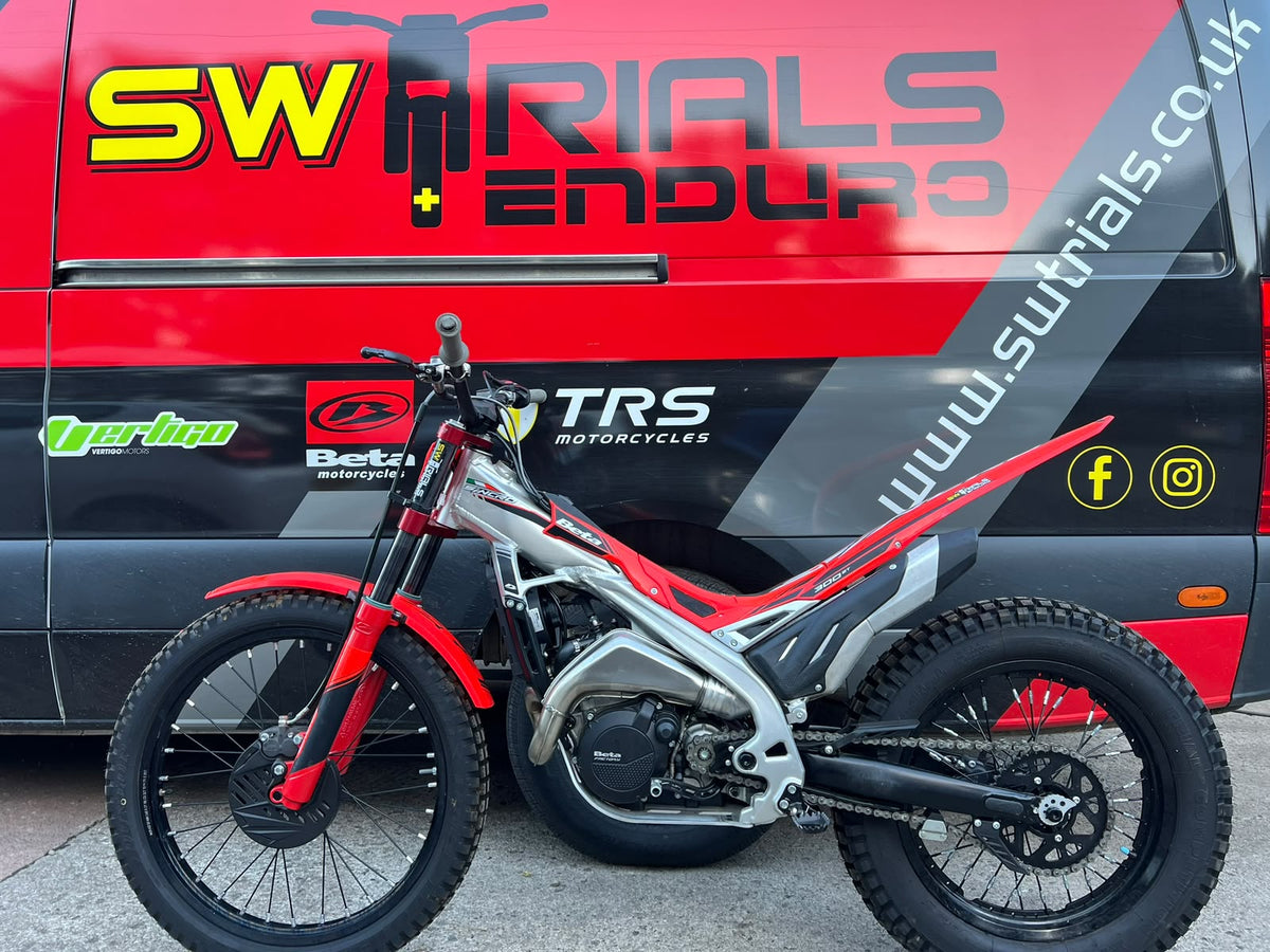 2026 Beta SINCRO 2T 300cc Trials Bike