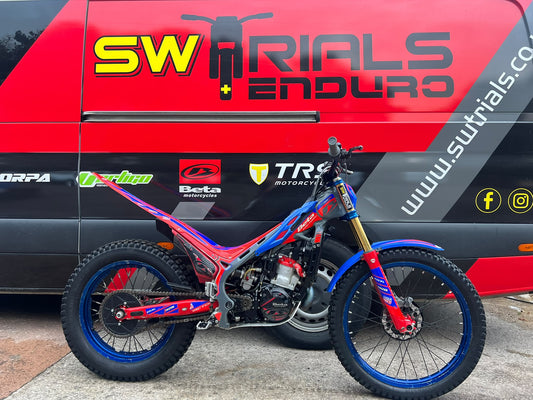 2025 Beta EVO Factory 2T 300cc Trials Bike