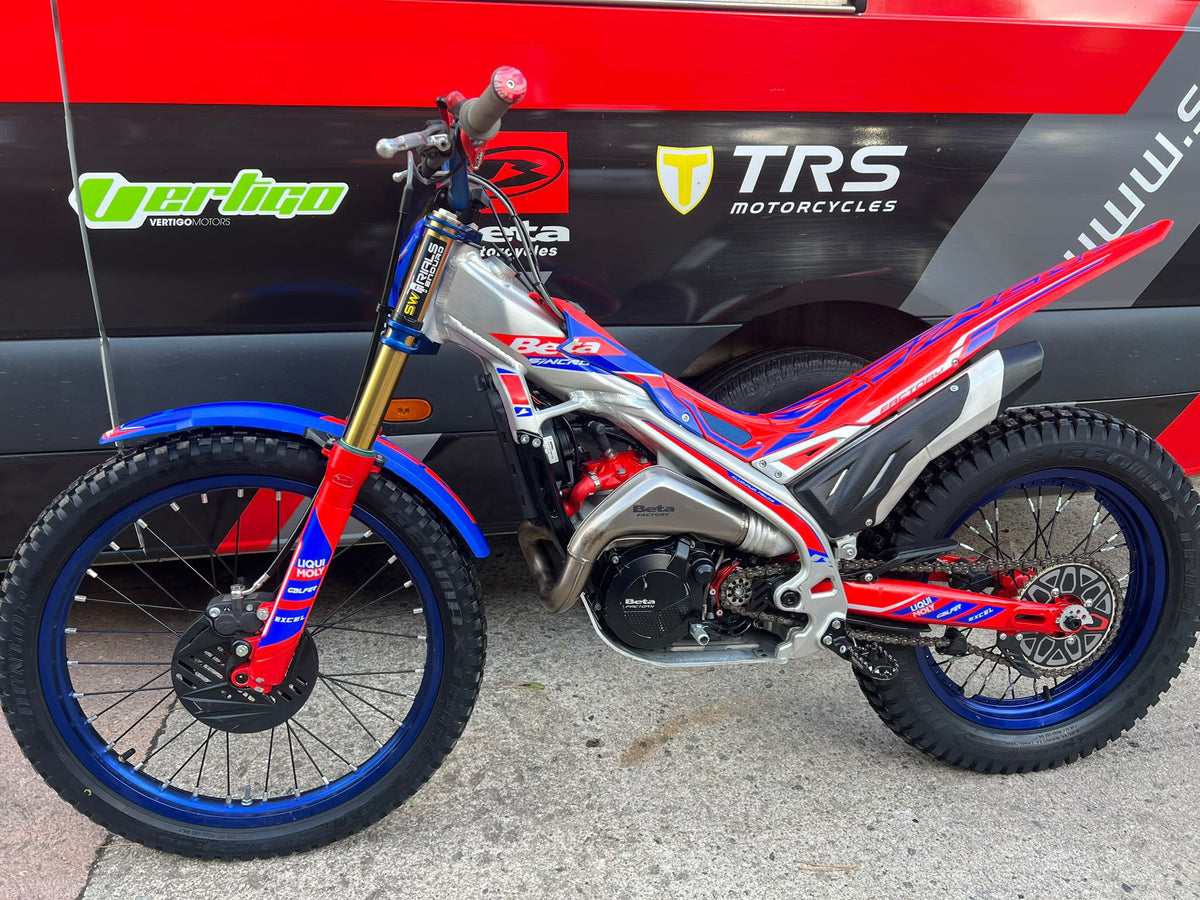 2026 Beta SINCRO Factory 2T 300cc Trials Bike