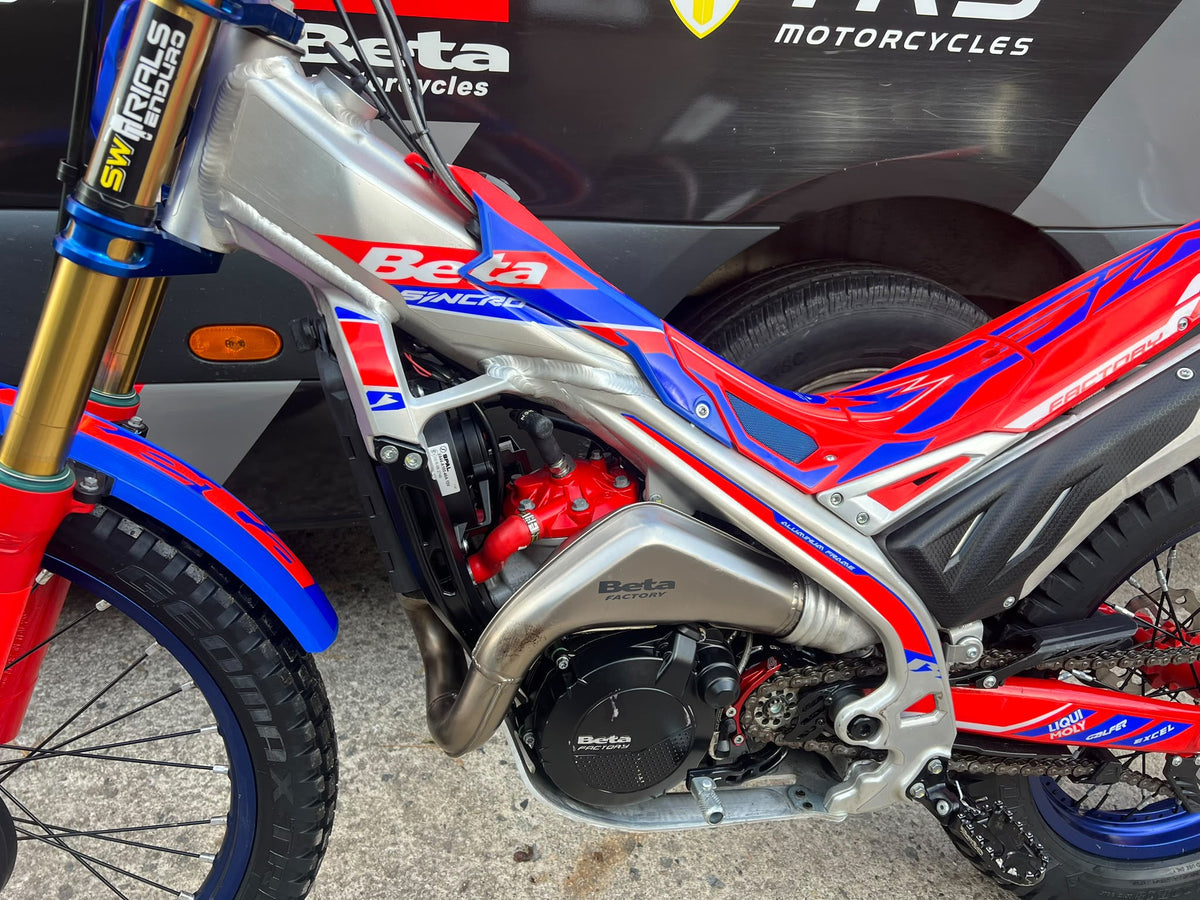 2026 Beta SINCRO Factory 2T 300cc Trials Bike
