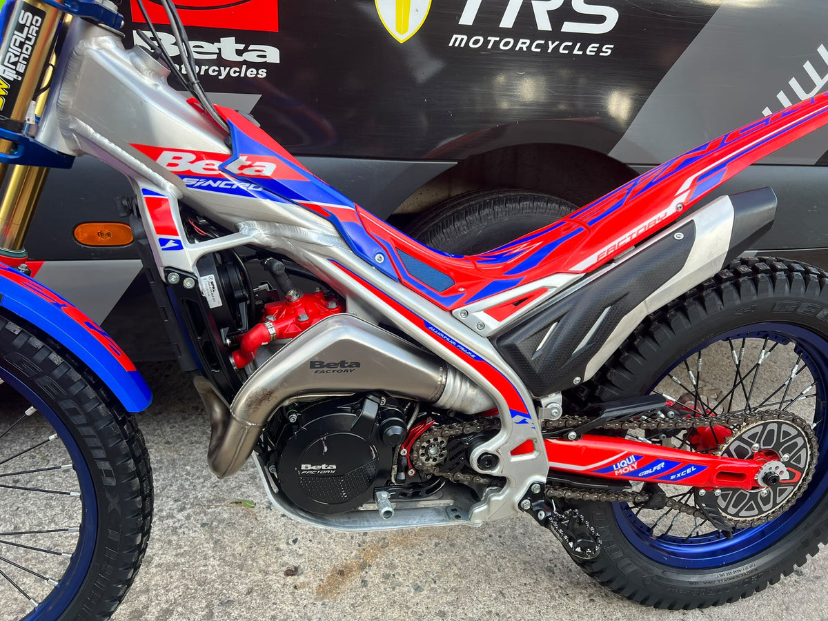 2026 Beta SINCRO Factory 2T 300cc Trials Bike